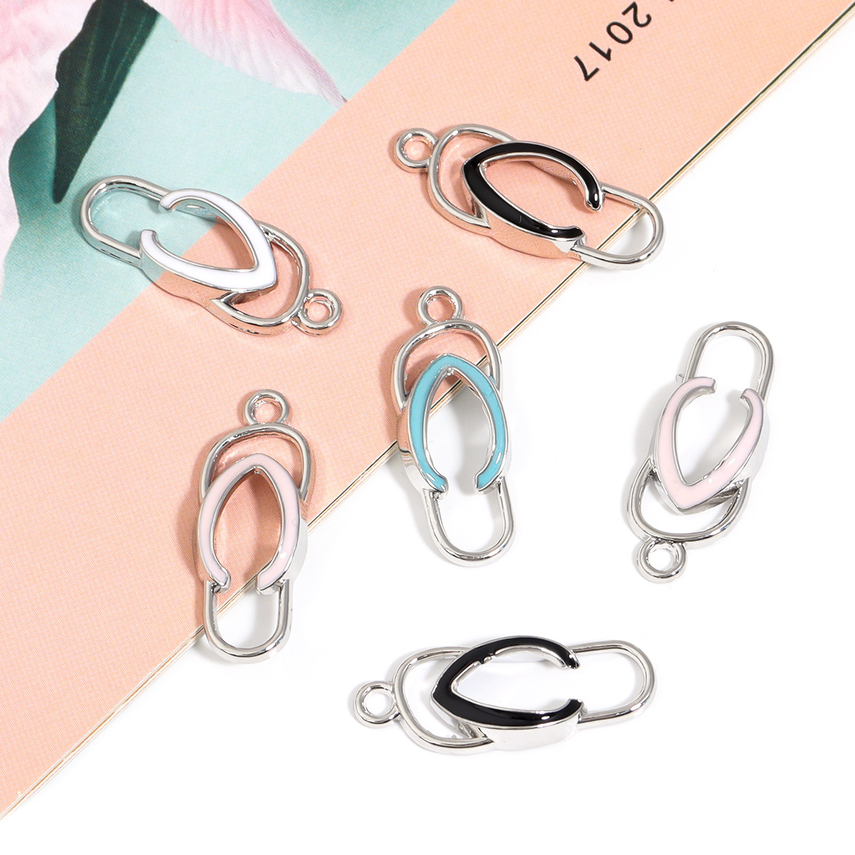 1 Piece Alloy Slippers Pendant display picture 3
