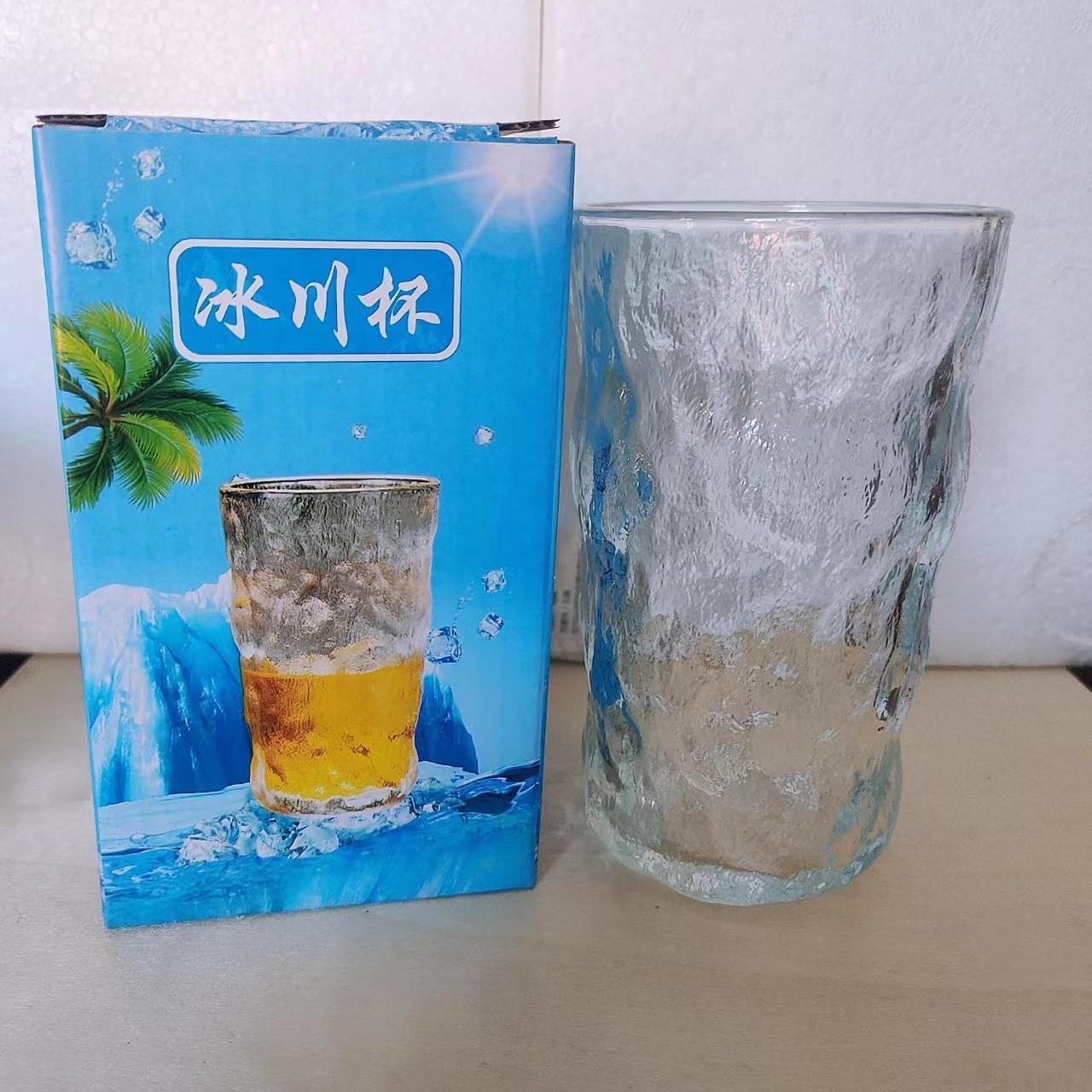 높고 독립적 인 색상 상자