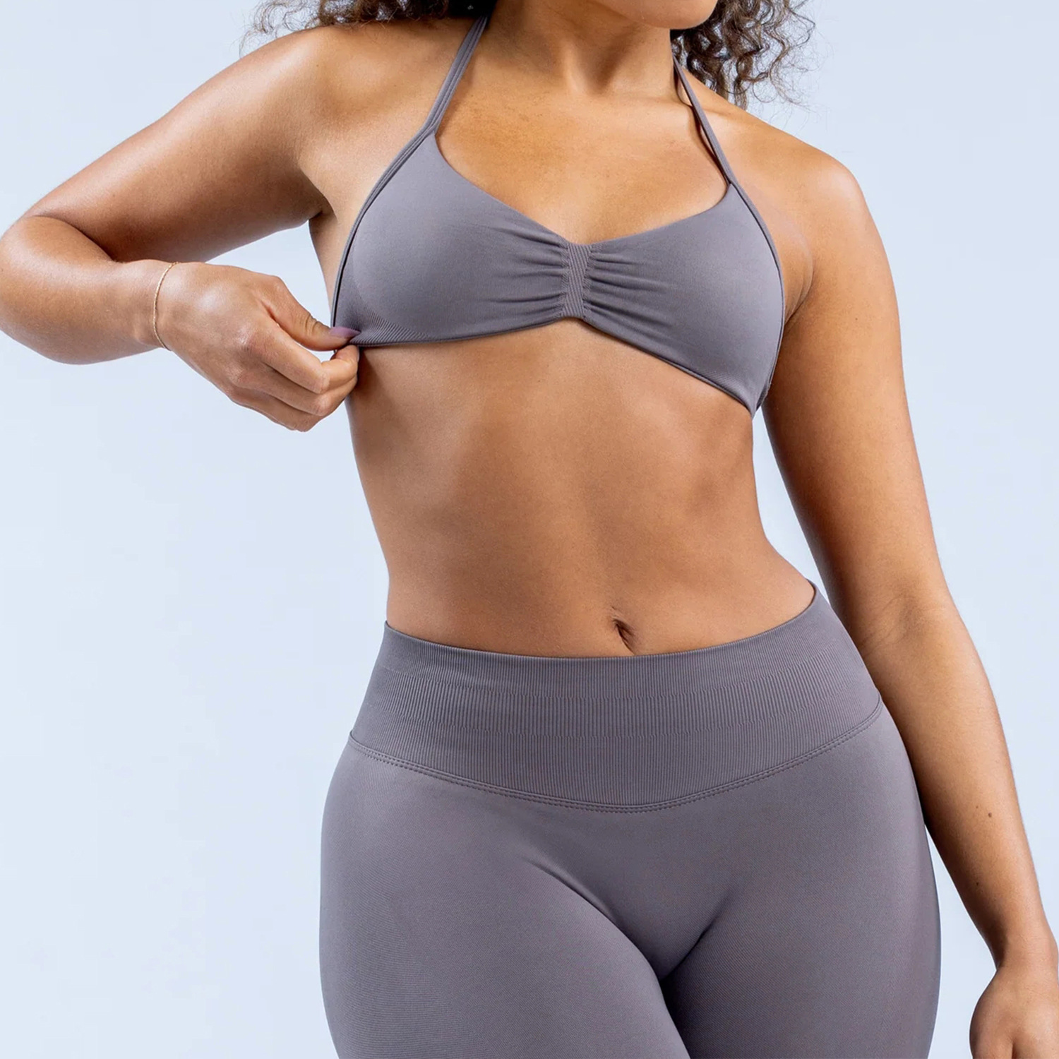 Chaleco halter de yoga sin costuras transfronterizo pantalones de yoga de cadera elásticos altos pantalones de fitness tirantes conjunto de sujetador deportivo