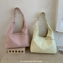 �nϵܛƤ�T����ذ��r��С���¿�ͨ�ڴ������μ��Ůʿ�����