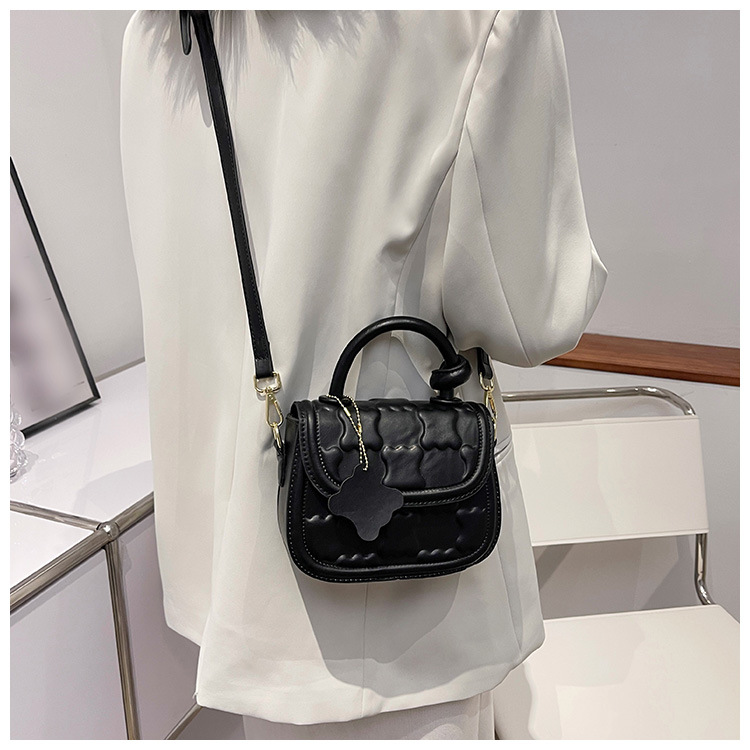 Spring Female New Saddle Hand Carry Small Square Bag One-shoulder 19.5*15*6.5cm display picture 2