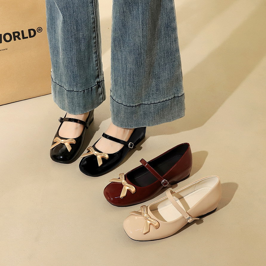 839-K220 French style fashionable patent leather one-piece buckle with metal bow square toe and raised mid heel women's shoes