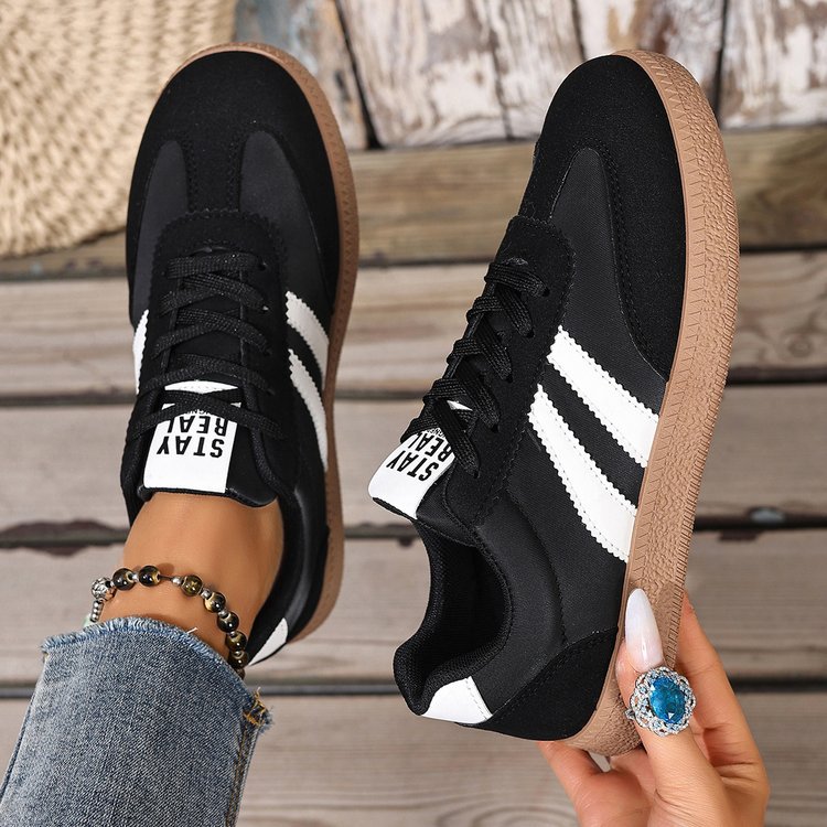 Zapatos de entrenamiento de base plana para mujeres 2025, primavera y otoño, zapatos de skate de comercio exterior de tamaño grande, zapatos casuales de moda, zapatos blancos para mujeres