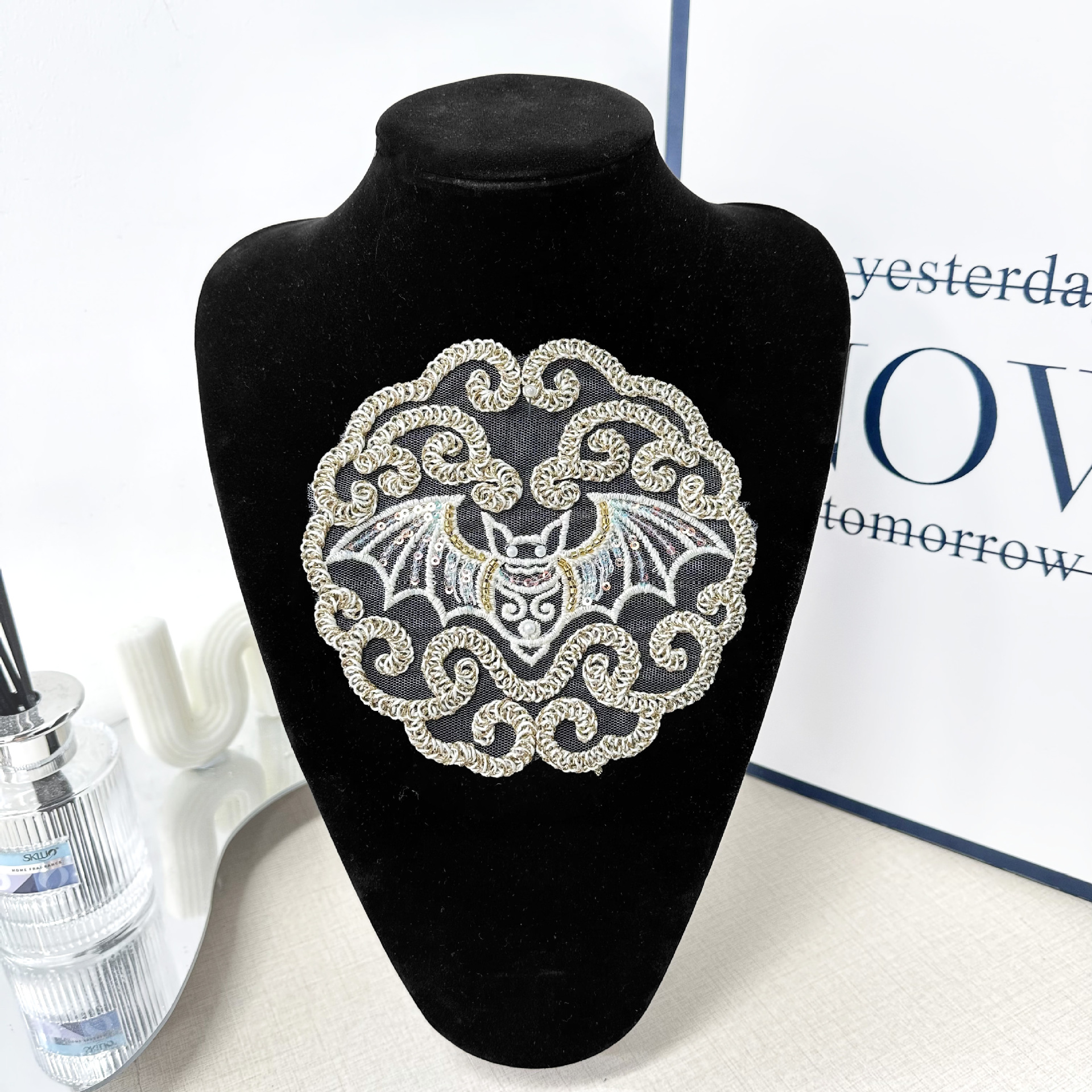 gótico murciélago luna bordado encaje parche DIY decoración de ropa bordado a mano accesorios de encaje al por mayor