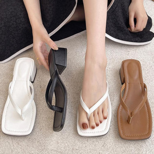 Square Toe Flip-Flops for Women 2025 Summer New Style Medium Heel Fashionable Outer Wear Sandals Versatile French Thick Heel Flip-Flops