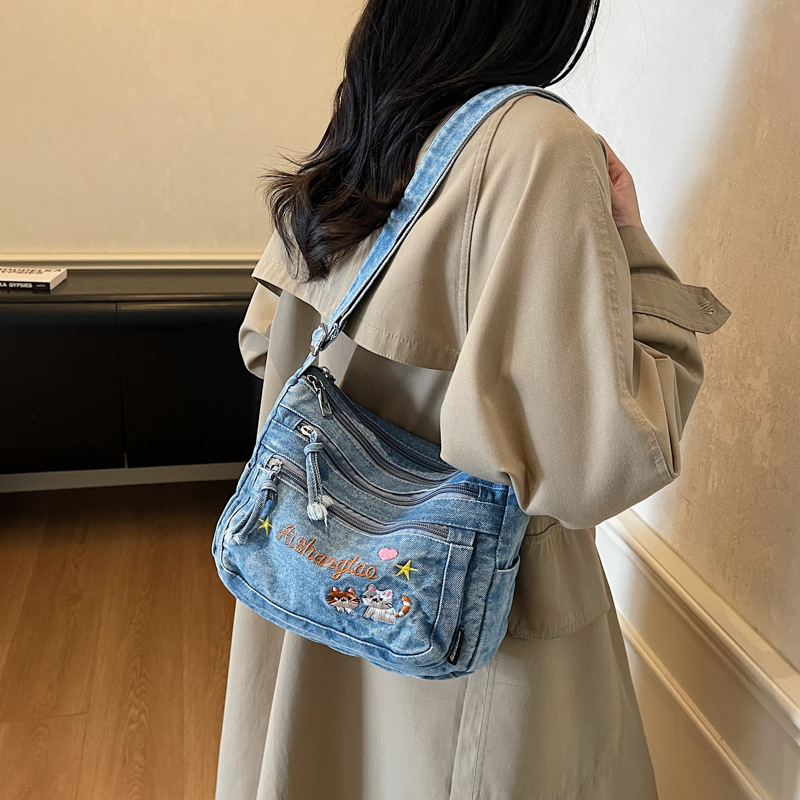 2025 New Korean Denim Casual Embroidered Shoulder Bag Trendy Cute Handbag Fashion Versatile Commuter Crossbody Bag 2025 New Korean Denim Casual Embroidered Shoulder Bag Trendy Cute Handbag Fashion Versatile Commuter Crossbody Bag