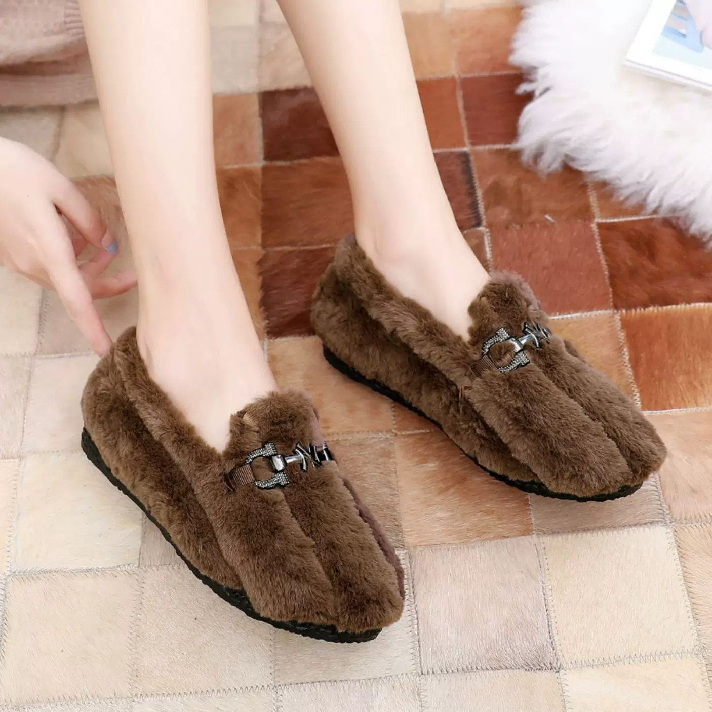 鲁泰冬季女毛毛鞋外穿时尚加绒鞋休闲保暖鞋舒适小香风鞋豆豆鞋子