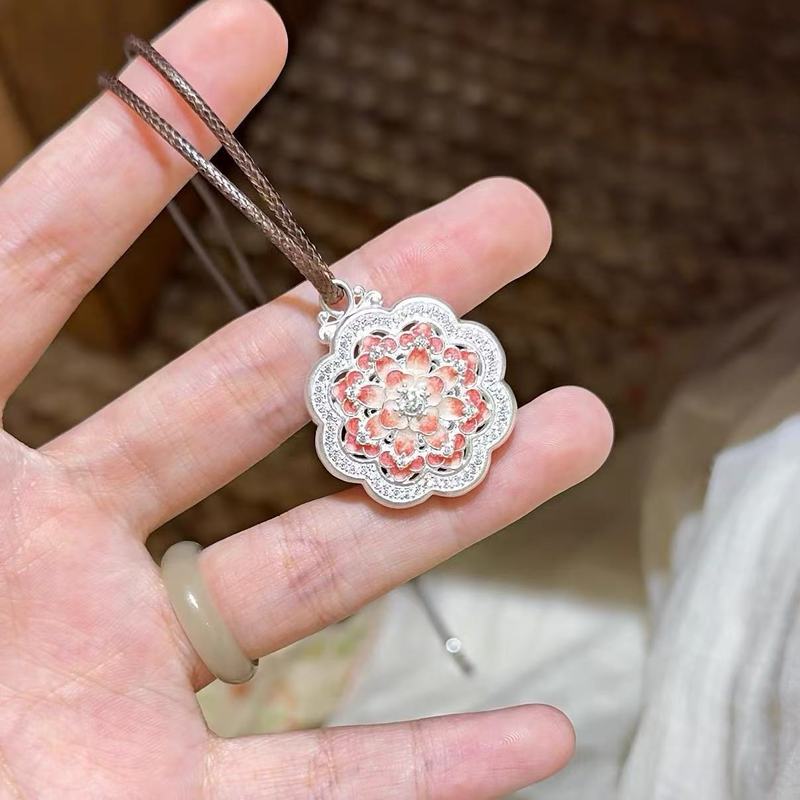 新中式精致百搭珐琅彩镂空银色花朵吊坠项链轻奢高级礼物百搭颈链|undefined