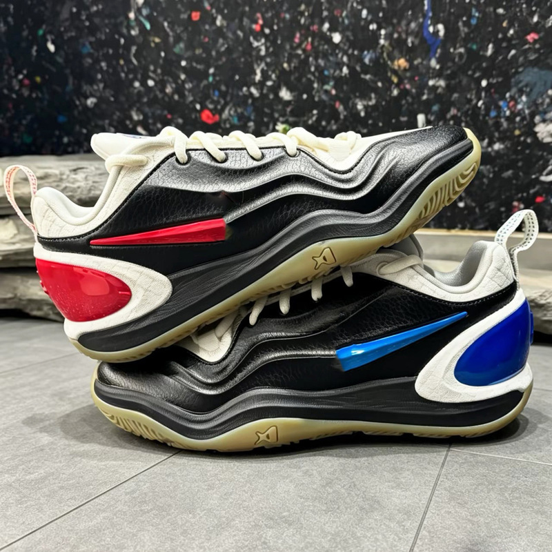A'Two Wilson 2, the 30th-anniversary edition of the "Mandarin Duck" basketball shoe, is a signature model designed for defensive play, featuring excellent grip and torsional resistance, and is available for both men and women