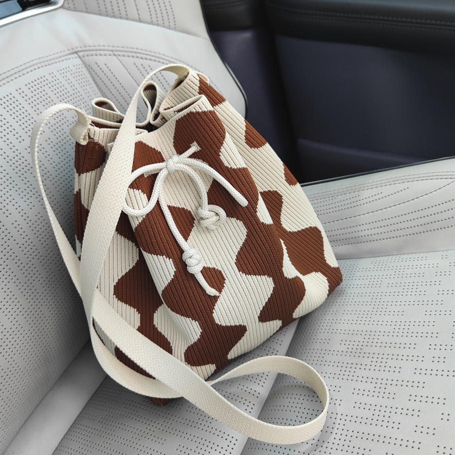 INS bolso de celebridad de Internet bolso de cubo de lana de punto para mujer bolso de mano casual bolso de mano de estilo japonés y coreano bolsa de Almuerzo