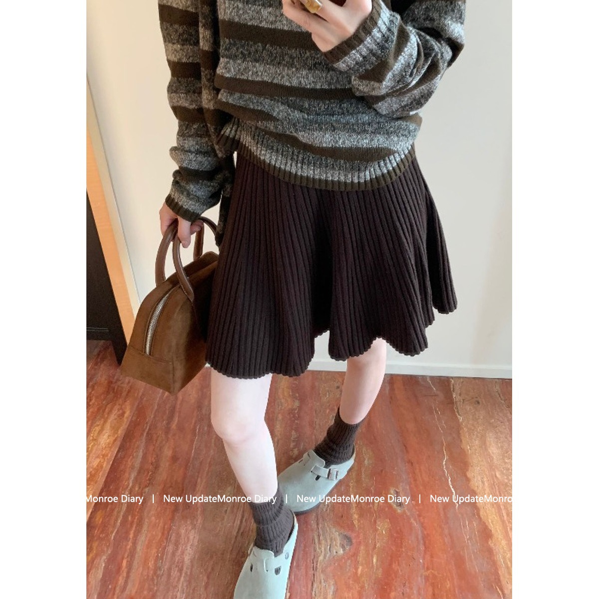 Knitted autumn pleated skirt