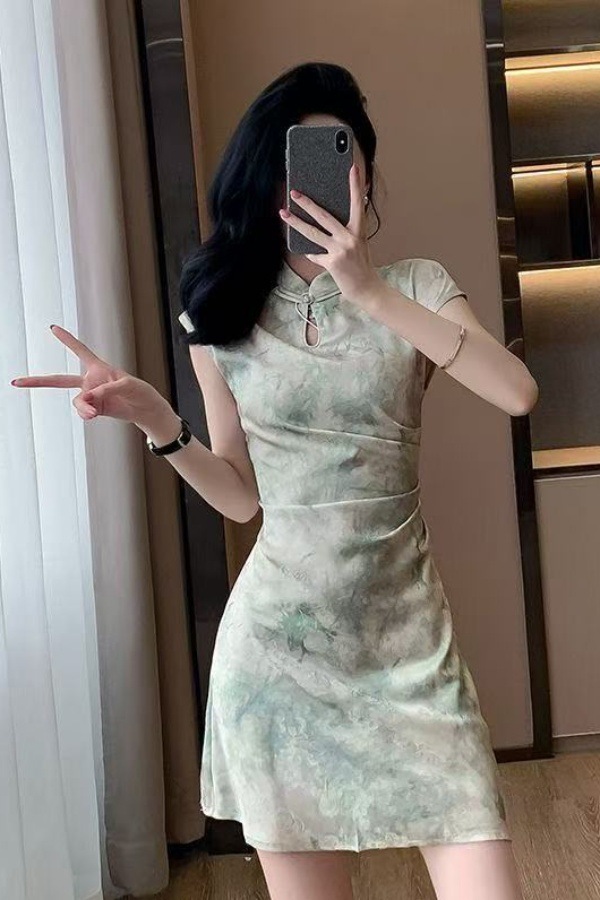 新中式改良旗袍2025新款夏季国风设计感小个子气质女装连衣裙直发