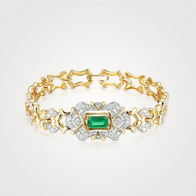 French-Style Vintage Luxury Emerald Cluster Zircon High-End Bracelet Vintage Mid-Century Architectural Aesthetic Bracelet French-Style Vintage Luxury Emerald Cluster Zircon High-End Bracelet Vintage Mid-Century Architectural Aesthetic Bracelet