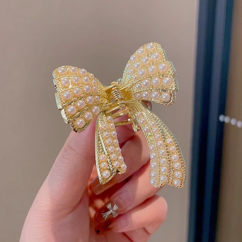 Nuevo medio lazo pelo pequeño clip simple tiburón clip accesorios para el cabello para las mujeres Pequeño clip de metal tamaño pequeño perla horquilla rota 2024