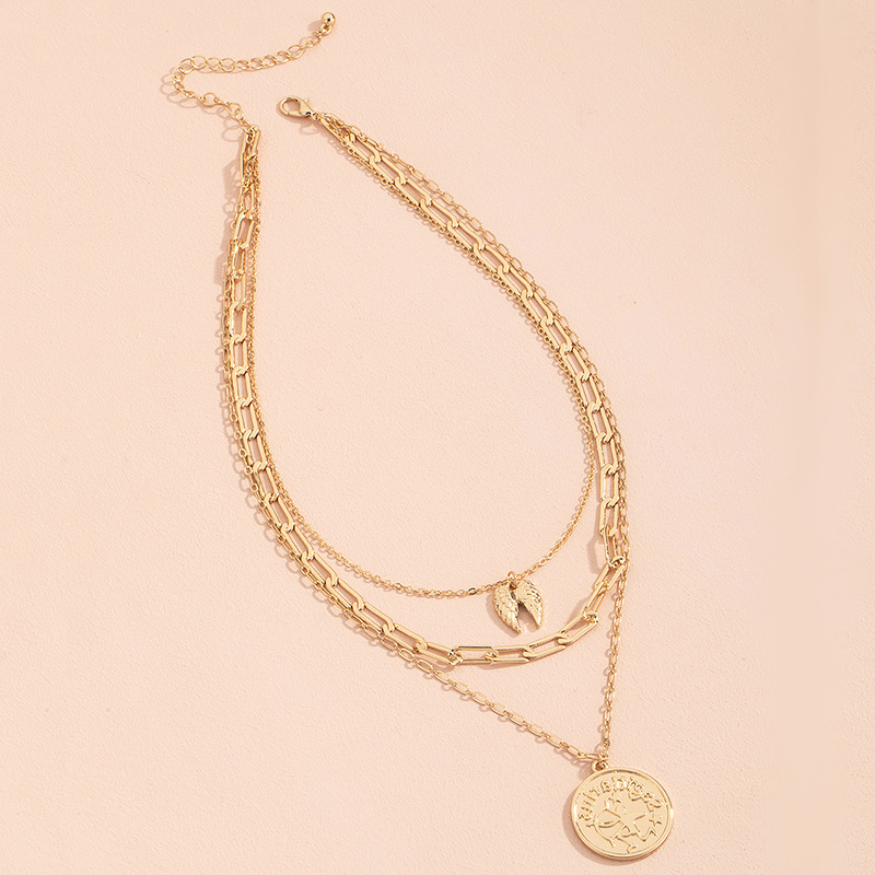 Gold Coin Pendant Necklace display picture 4