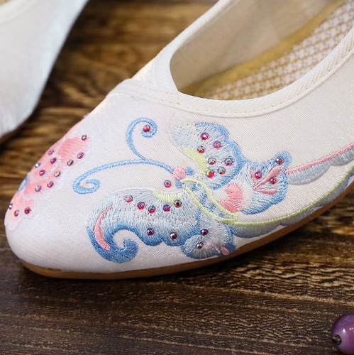 Zhidie  New Beijing Cloth Shoes Pastoral Small Fresh Hanfu Shoes Square Heel Buckle Literary Embroidered Shoes
