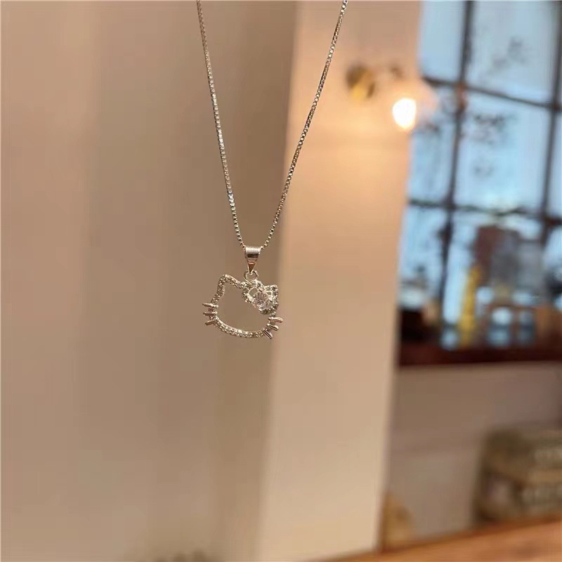 Hello Kitty Necklace Image 4
