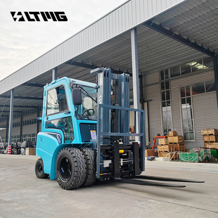 Cross-Border Electric Forklift Four-Wheel Ride-On Forklift 3 Tons 2 Tons New Small Truck with Cab