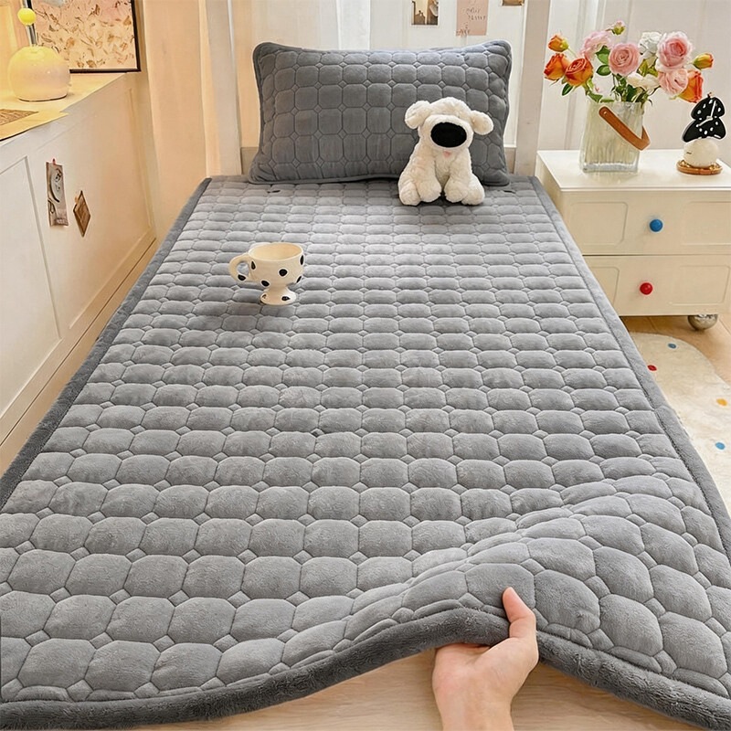 Single bunk bed mattress for student dormitory, flannel mattress pad, mattress for kindergarten children, tatami mat