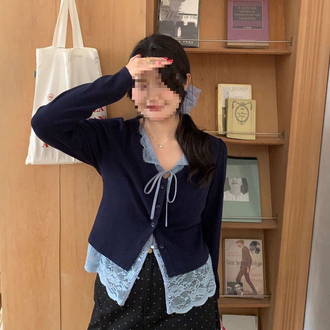 初秋蕾丝衫时尚拼接韩系上衣女