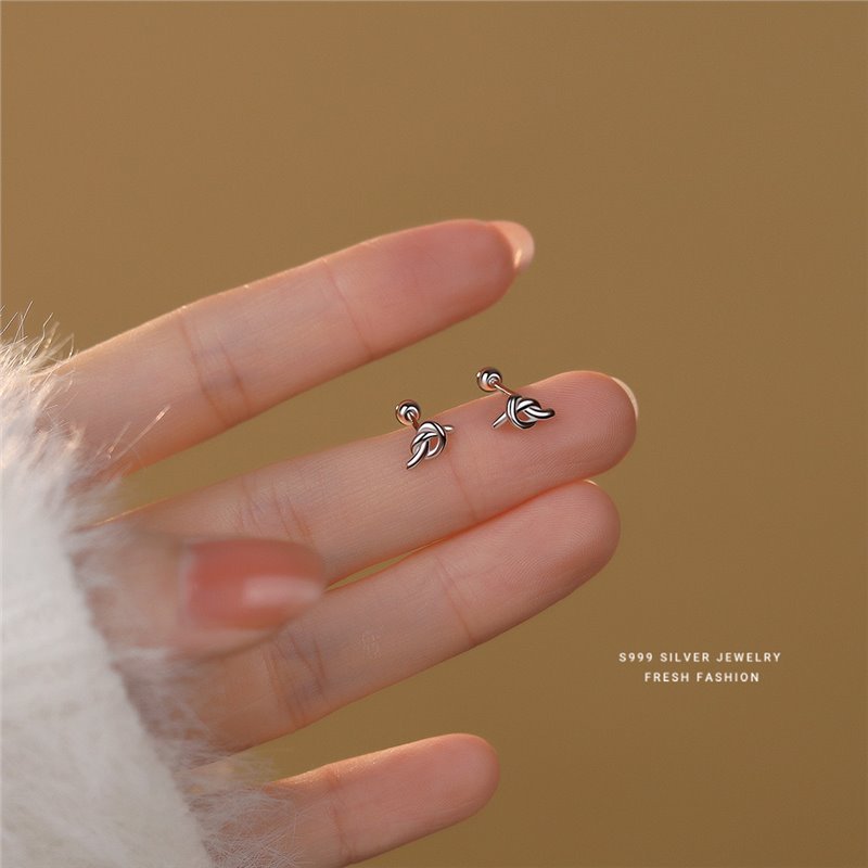 S999 Silver Wrapping Knot Small Earnail Female Twisted Flower Design Advanced Autumn and Winter High Face Earaccessory_voghion.com