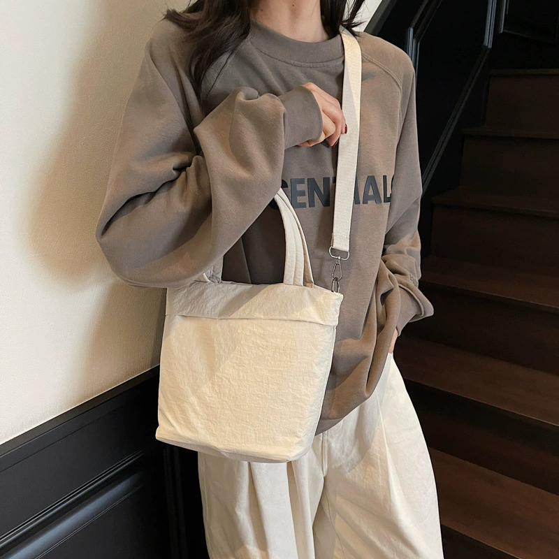 Сумочка на плечо, not nylon shopping bag?
