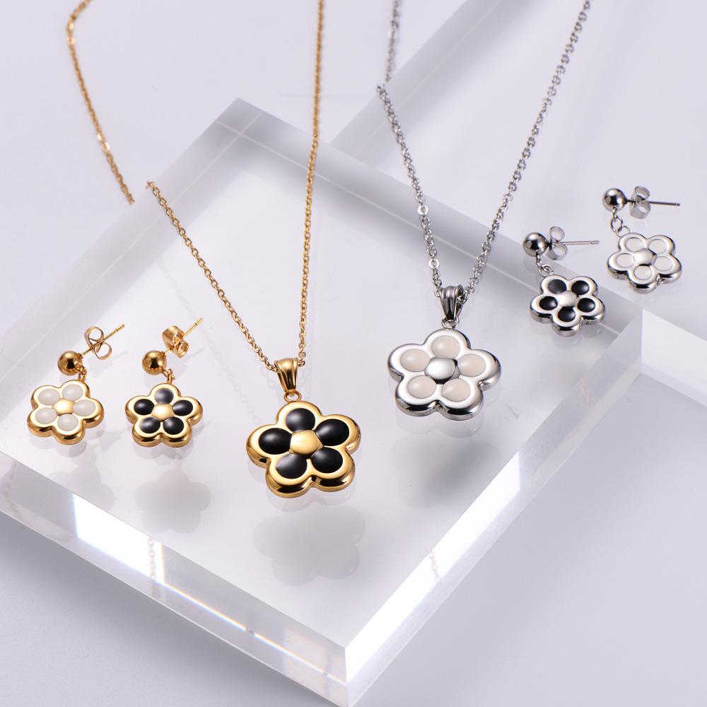2022 New Plum Blossom Drop Oil Gold Plated Necklace Ear Stud Set