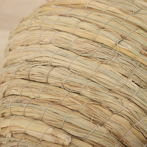 Manufacturer wholesale straw woven bird's nest, simulated sparrow bird's nest, parrot swallow bird cage, cross-border hand-woven bird house