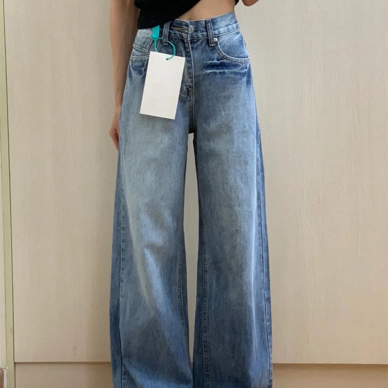 American-style high-waisted straight-leg jeans for women, new summer 2026 model, versatile and slimming, American-style spring and autumn wide-leg pants American-style high-waisted straight-leg jeans for women, new summer 2026 model, versatile and slimming, American-style spring and autumn wide-leg pants