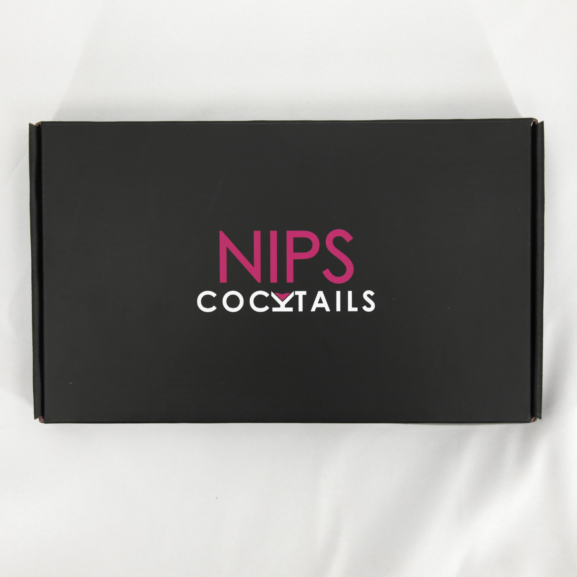 黑色外包内衬玫红飞机盒包装