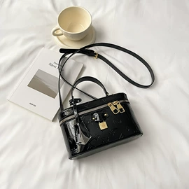 户外迷彩;旅行包袋;战术双肩背包