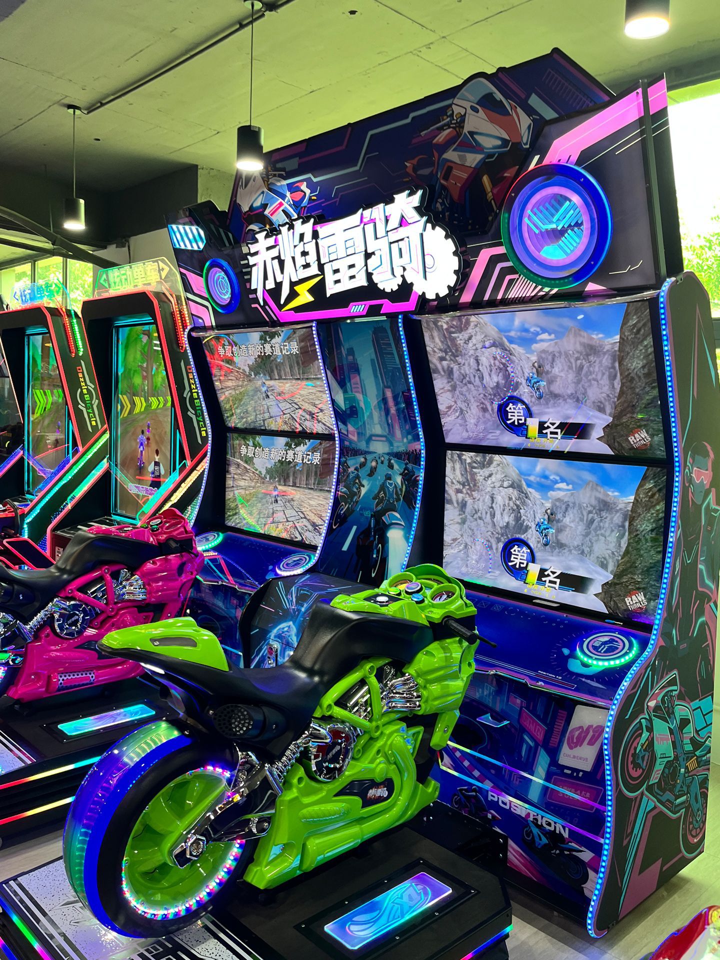 Gran ciudad de videojuegos animada ciudad comercial de movimiento completo super simulación de conducción máquina de carreras de motocicletas máquina de juegos de entretenimiento