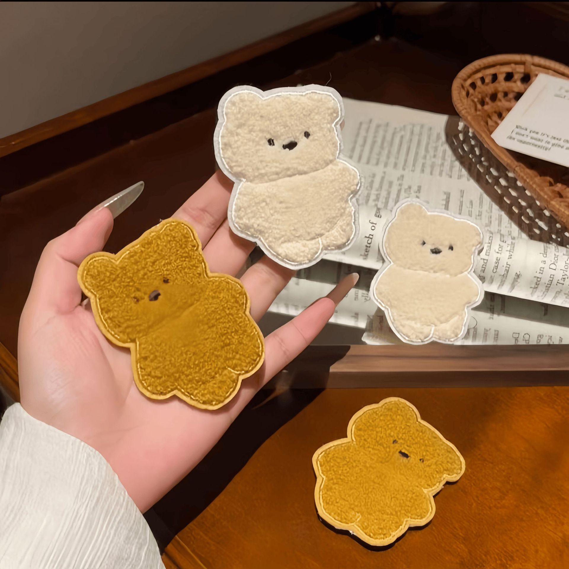 Cute Embroidered Bear Seamless Bangs Patch Magic Hair Accessory for Girls, Forehead and Side Hair Tidying Tool