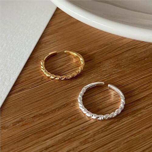 Saiina Korean version 925 sterling silver minimalist ring female design sense ins Internet celebrity golden twist thin ring trend