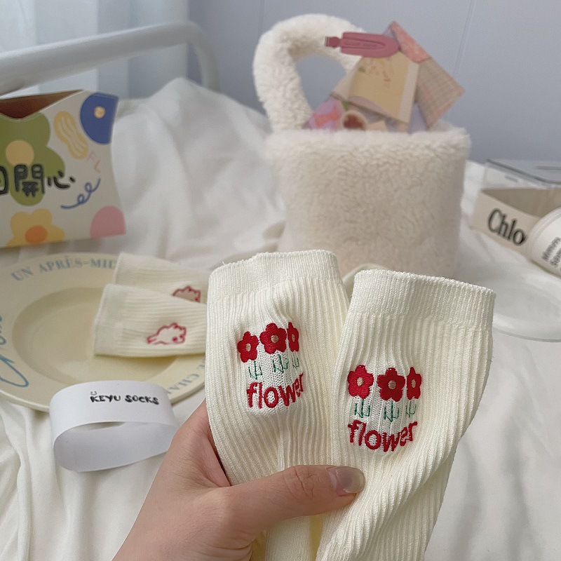 Calcetines de mujer estilo coreano-japonés con bordado de conejo, suaves, delgados y a la moda.