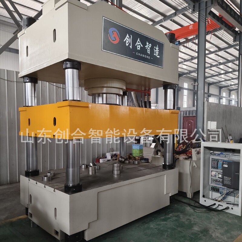 500-ton large-platform four-column hydraulic press, with widened and lengthened workbench, handles large items without difficulty