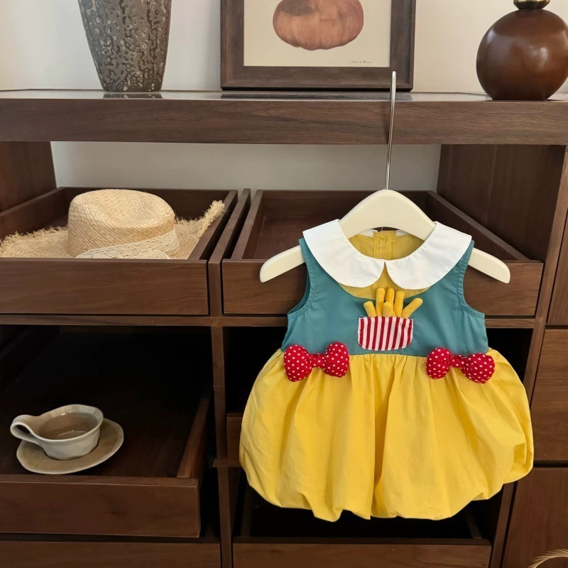 [Xianning Seven] ¡Original! Cos McDonald como dependienta, linda niña, papas fritas, cuello de muñeca, falda de botones florales de la universidad