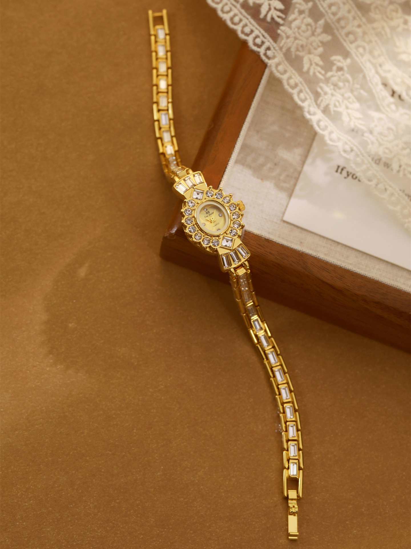 30g Weight Tempered Glass Mirror Material Alloy Strap Material Watch Classification Pointer Display Type Jewelry Buckle Buckle Style Oval Dial Shape Daily, Tea Party Occasion Quartz Movement Solid Color Pattern Women's Gender Luxurious, Shiny Style Luxurious Shiny Solid Color Jewelry Buckle Quartz Watch Women's Watches 9