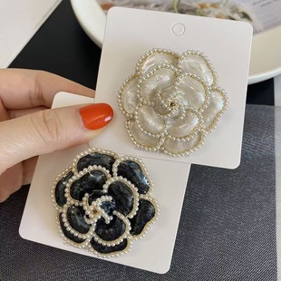 High-grade feeling brooch white pearl drop oil camellia high-grade rose vintage suit big sweater pin accessories