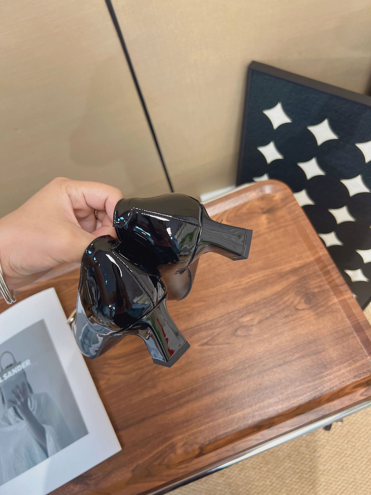 Black (medium heel 4.5cm)