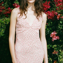 测款828新款2025V领真丝无袖长款连衣裙性感低胸度假风法式小众