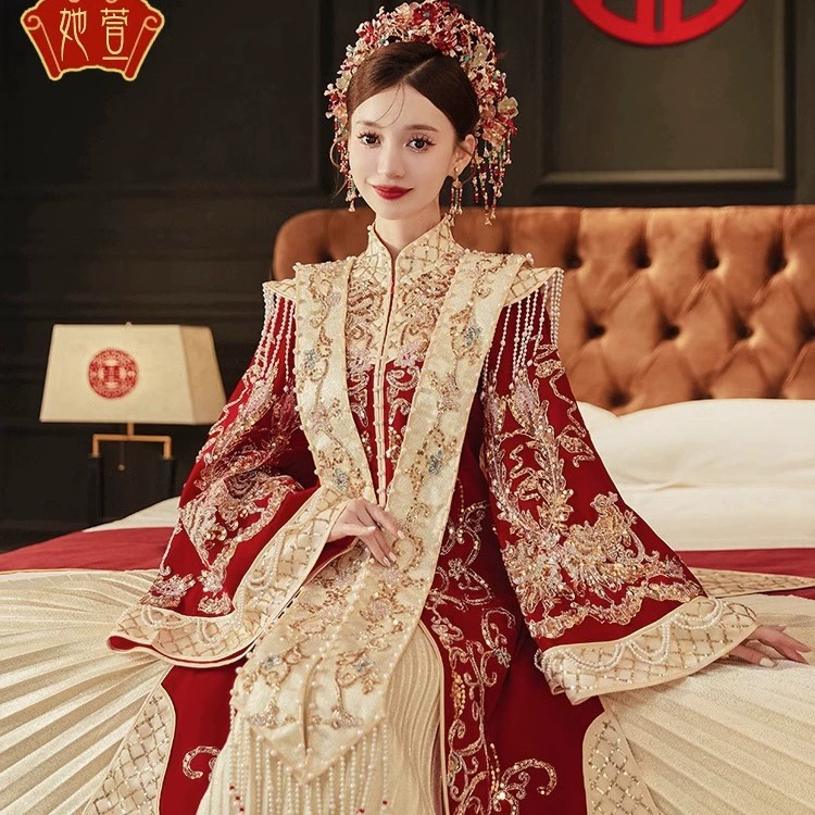 Бархатное свадебное платье с короной и накидкой в виде феникса, свадебное платье с тяжелой вышивкой Xiuhe, свадебный наряд невесты в новом стиле 2025 года, китайское свадебное платье в стиле Ханьфу.