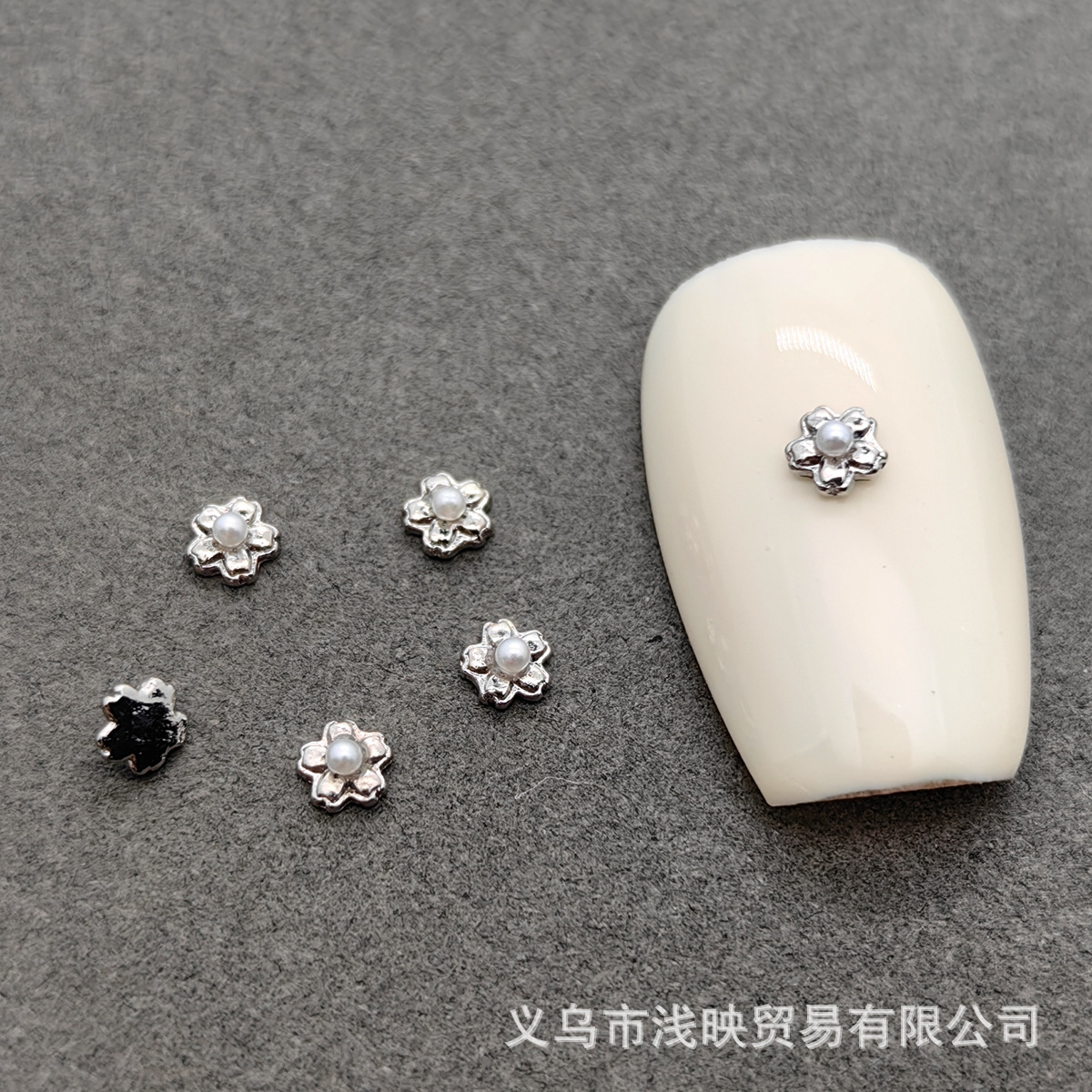 보히 니아-실버-3mm * 3mm