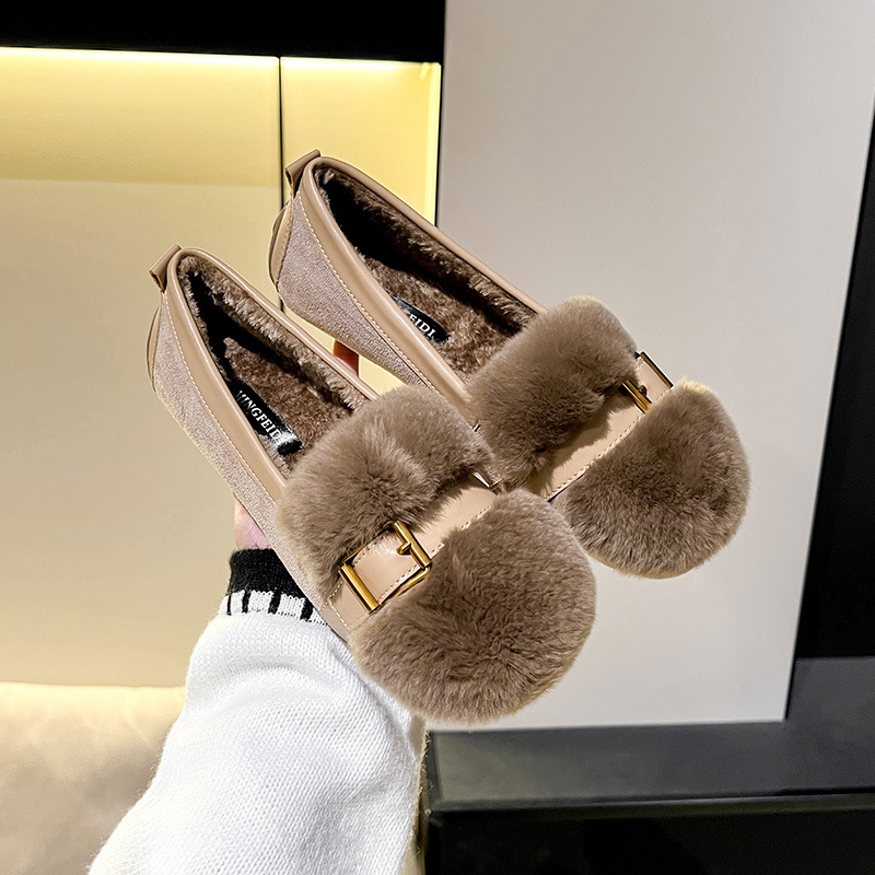 Invierno 2024 nuevos zapatos de lana con suela plana más zapatos de frijoles de moda versátil zapatos de mujer de tamaño grande otoño y invierno 41 - 43