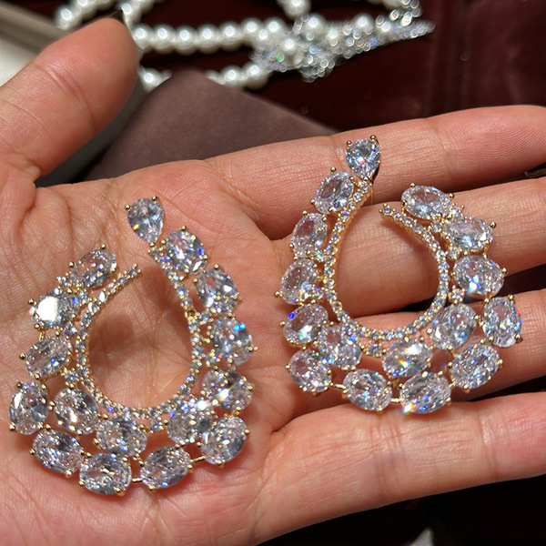 Elegant geometric earrings with zircon drop-shaped for bride