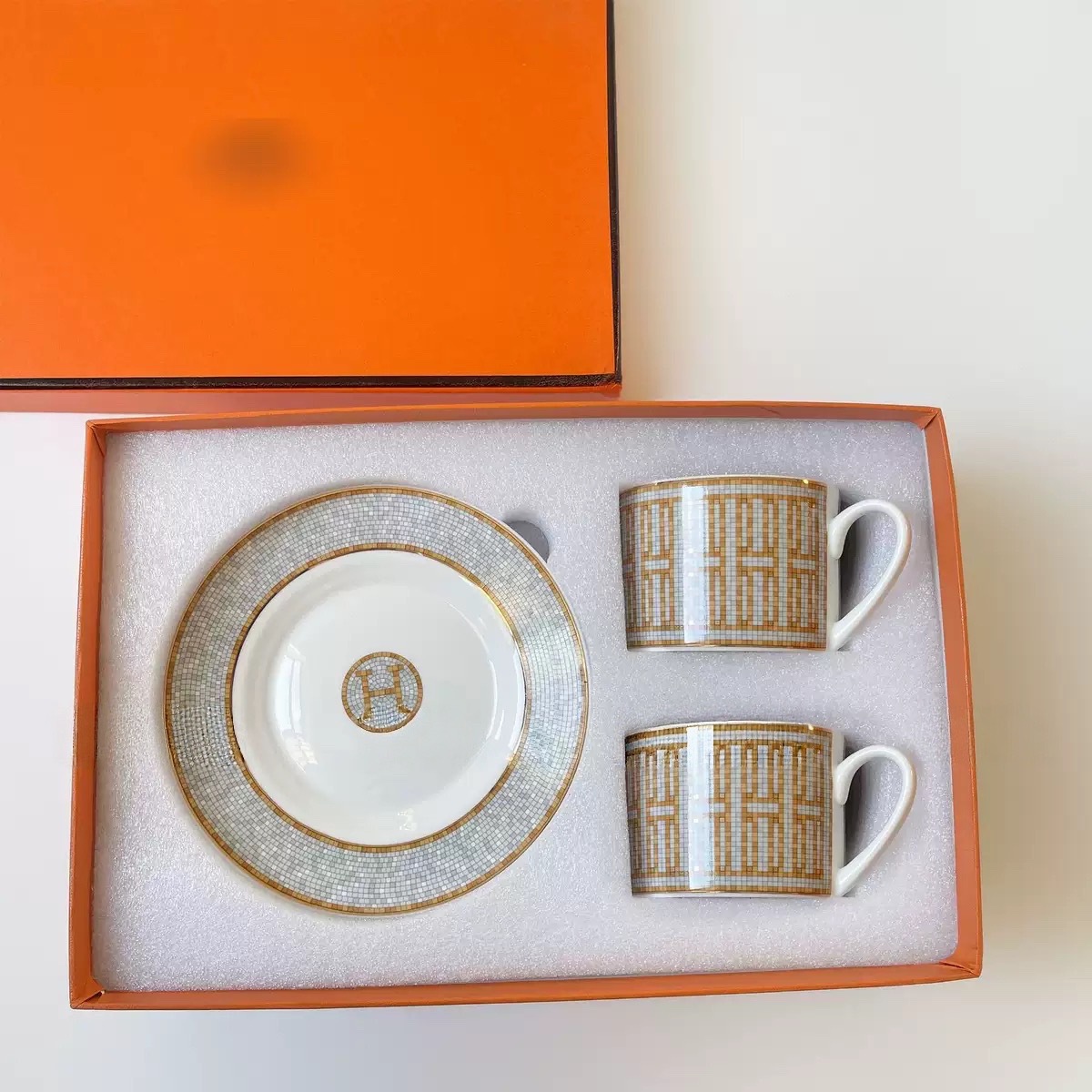 Corte europea transfronteriza retrógrada taza de café de porcelana casera doble taza de plato taza de cerámica taza de té de la tarde pareja