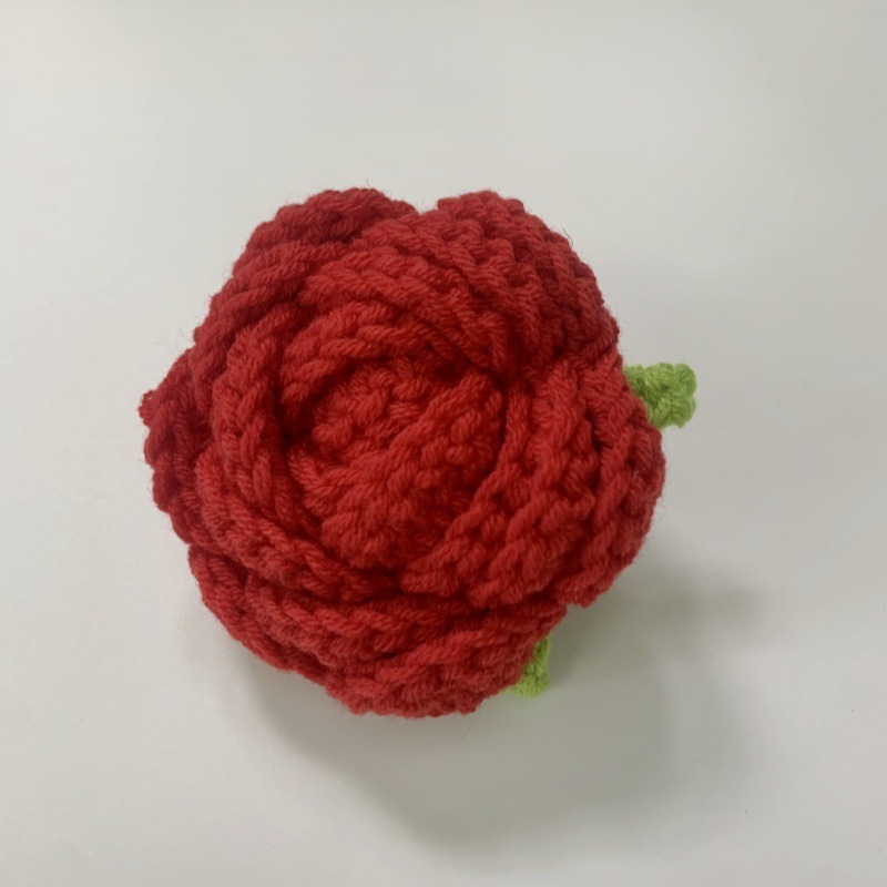 完成品の手作りの花はバラの花をシミュレーションします。|undefined