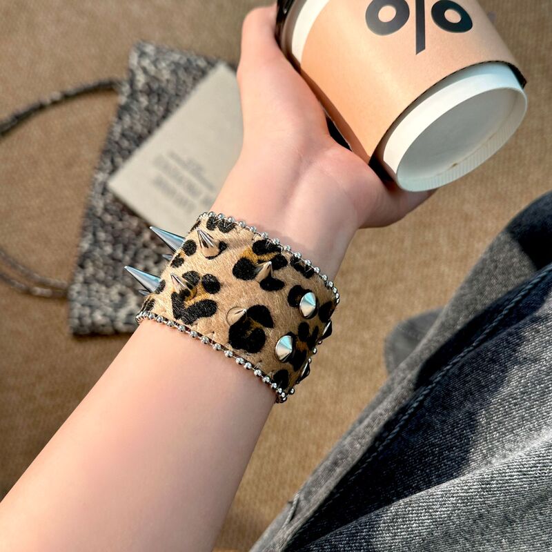 European and American Punk Hip-Hop Leopard Print Rivet Heavy-Duty Bracelet Retro Western Wasteland Hot Girl Leather Snap Bracelet European and American Punk Hip-Hop Leopard Print Rivet Heavy-Duty Bracelet Retro Western Wasteland Hot Girl Leather Snap Bracelet