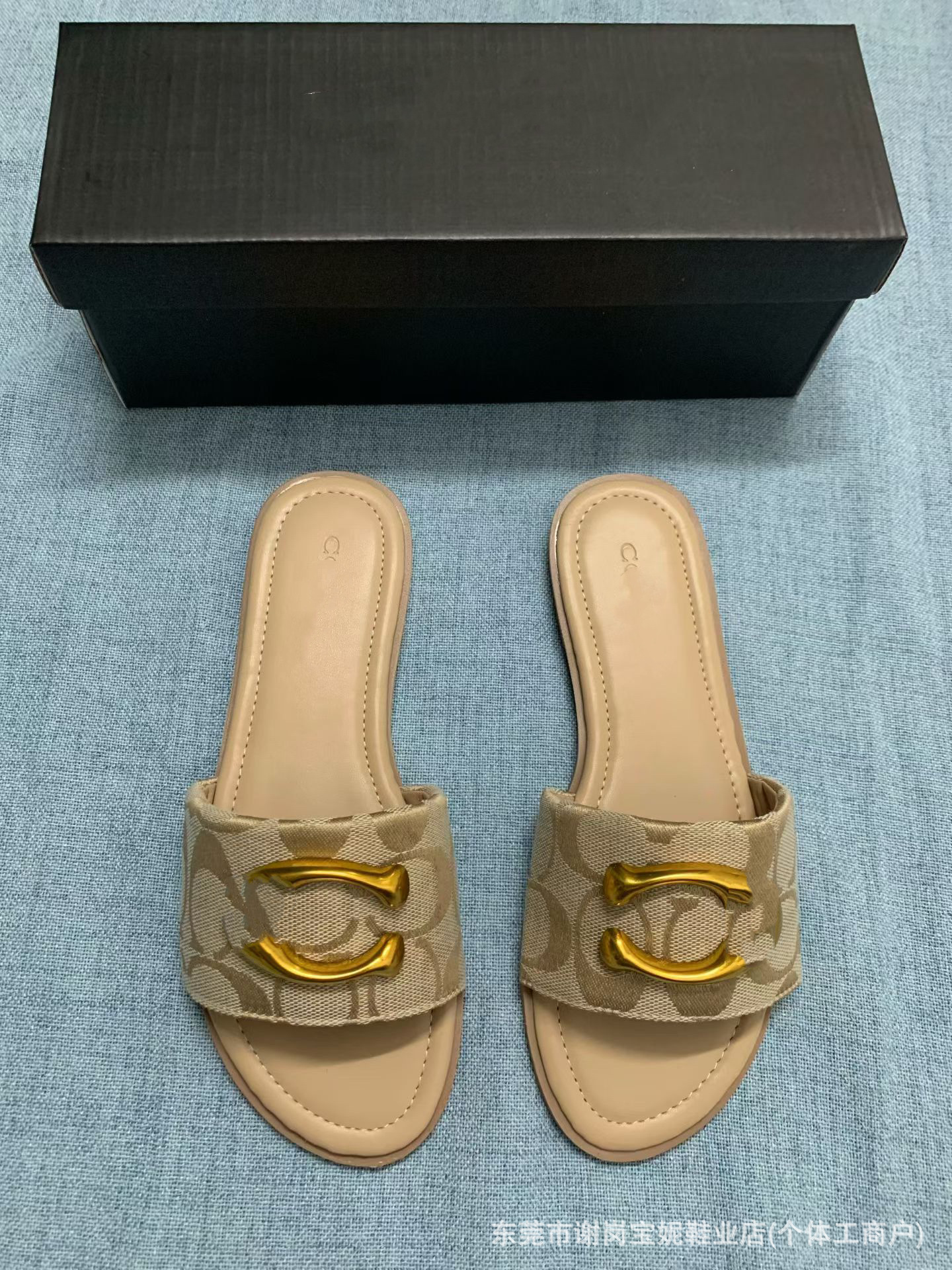 Zapatos de verano impresa retro zapatillas de mujer cruzada zapatillas de letras europeas y americanas calientes zapatillas de mujer