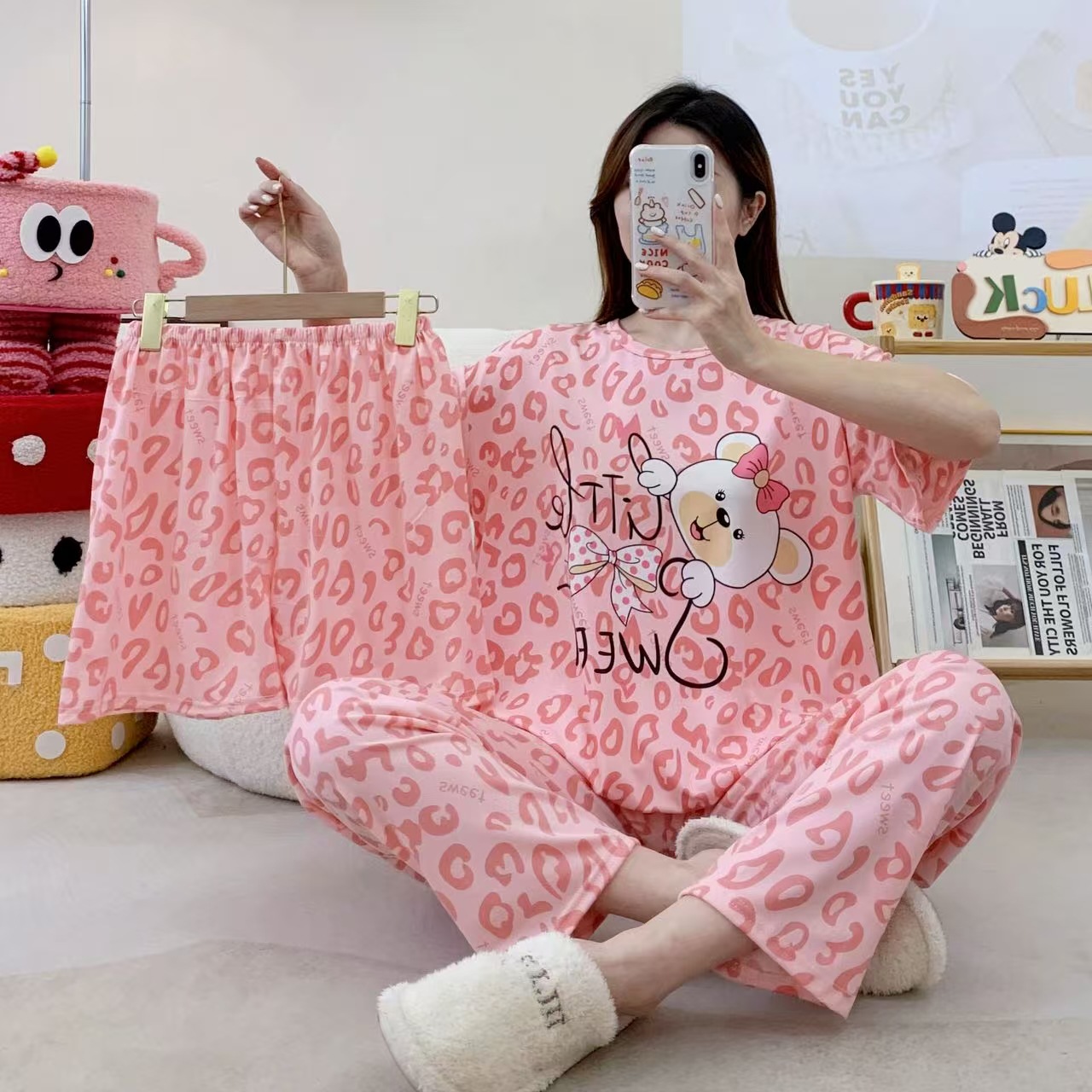 Pijamas de verano transfronterizos pijamas de leche de seda de tres piezas set de dibujos animados comercio exterior ropa para el hogar pantalones de mangas cortas lindos